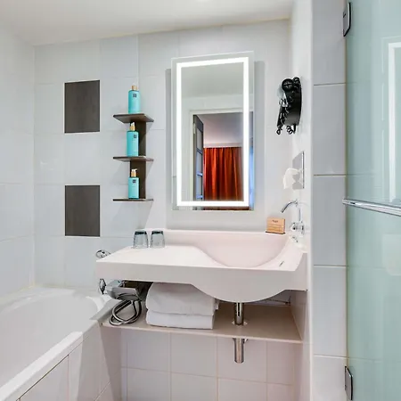 Novotel Centre Bercy 4*